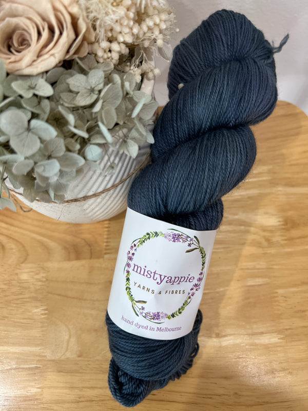 Onxy - 4 Ply Superwash Sock