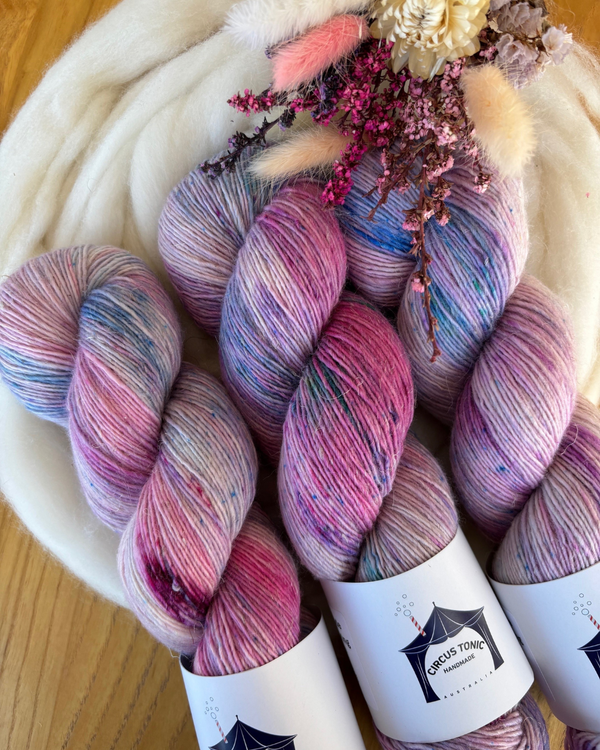 Levanzo - Solstice Singles Fingering