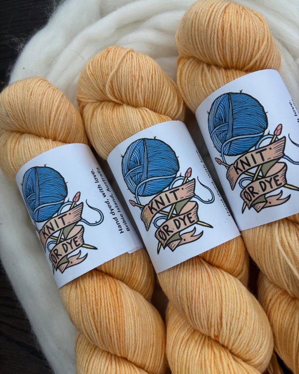 Peaches and Cream Grevillea - 4ply