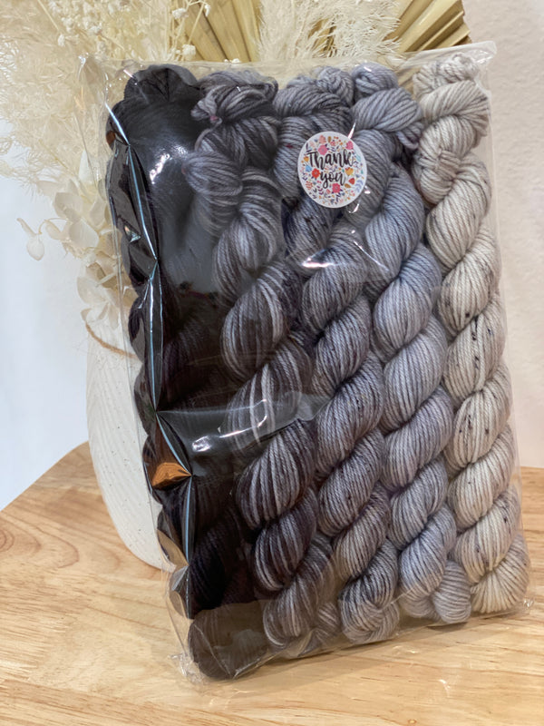 Midnight - Mini Skeins 5x 20g